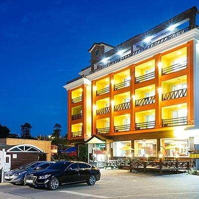 Leselect Pension Гангнеунг Екстериор снимка